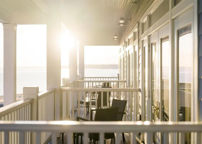Madison Beach Hotel, Curio Collection By Hilton